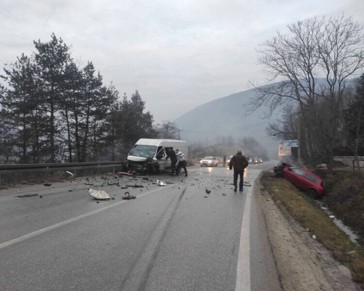 Foto Te Ak Sudar Na Tranzitu Iznad Sarajeva Povrije Ene Tri Osobe