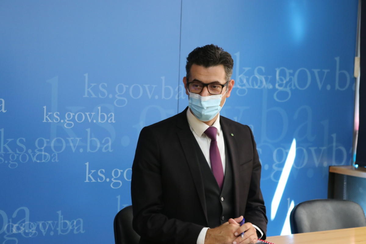 Foto: Vlada KS/ Krivić podcrtao da se zalaže za "obrazovanje za sve"