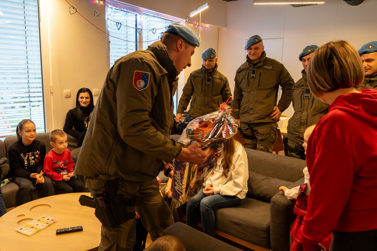 Podjela novodoišnji paketića za djecu oboljelu od raka/ Foto: MUP KS