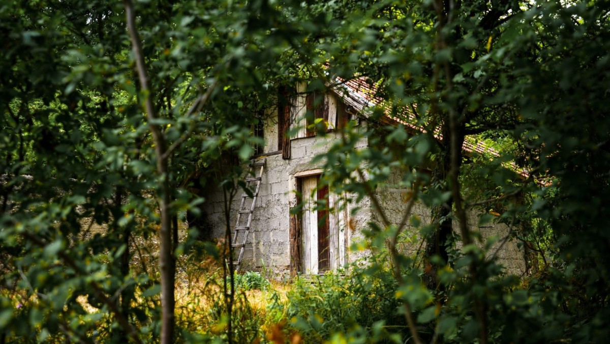Porušena kuća u selu Radovčići/ Foto: Detektor